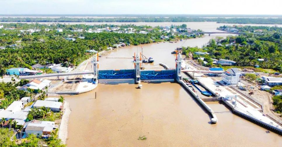 Cống Rạch Mọp lớn nhất TP Cần Thơ được đưa vào vận hành nhằm ứng phó xâm nhập mặn từ sông Hậu