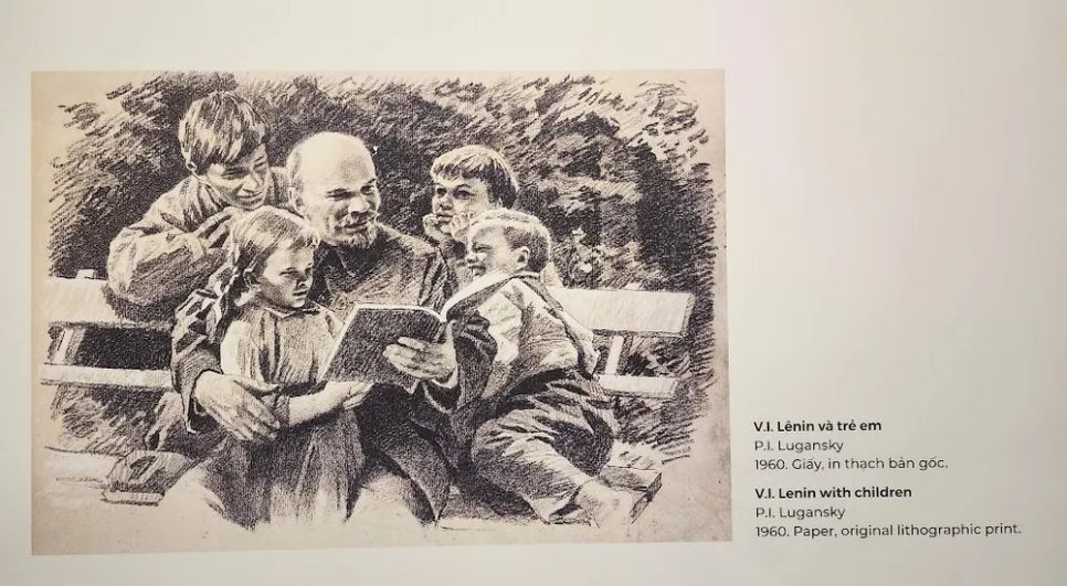 Tác phẩm trưng bày tại chuyên đề. Ảnh: THU HÀ