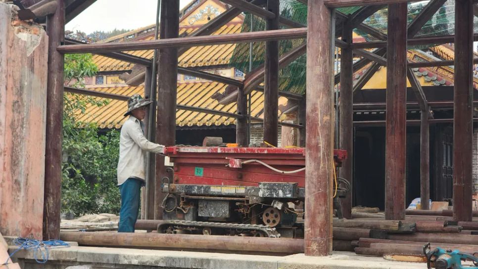 Dự án tu bổ quần thể lăng vua Tự Đức được triển khai từ tháng 6-2024 với tổng kinh phí gần 100 tỷ đồng, gồm điện Hòa Khiêm, Minh Khiêm Đường và Ôn Khiêm Đường