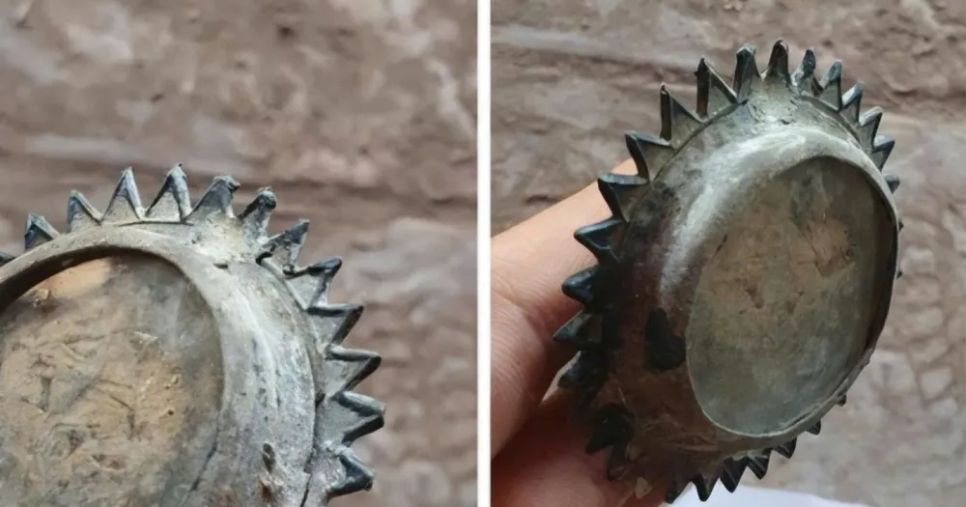 Một số hiện vật nghi là chi tiết trang trí chòm sao nhà hát cung đình cổ nhất Việt Nam <br>