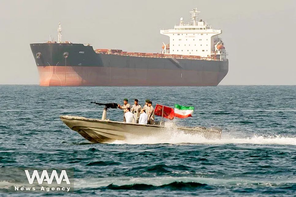 Hải quân Iran tuần tra trên eo biển Hormuz. Ảnh: WANA NEWS AGENCY