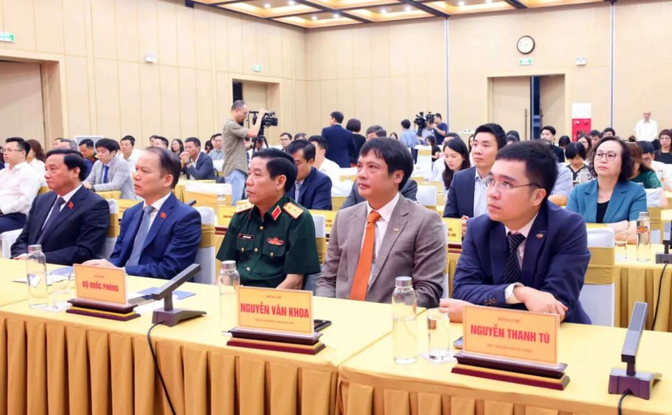 Đại biểu tham dự lễ khai trương