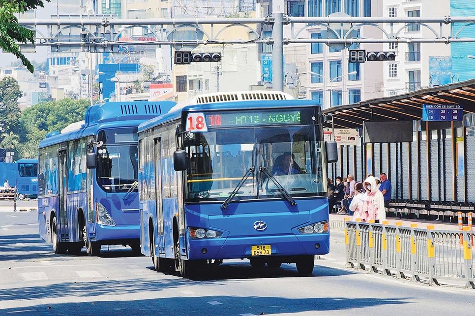 Người dân vẫn chưa mặn mà với xe buýt