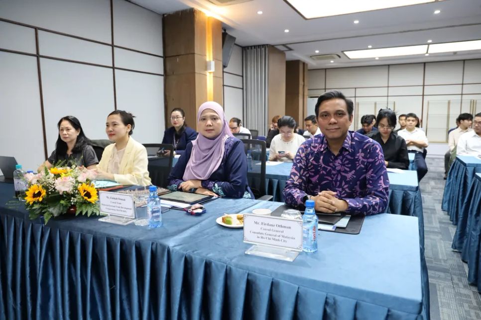 Khách mời tham dự hội thảo