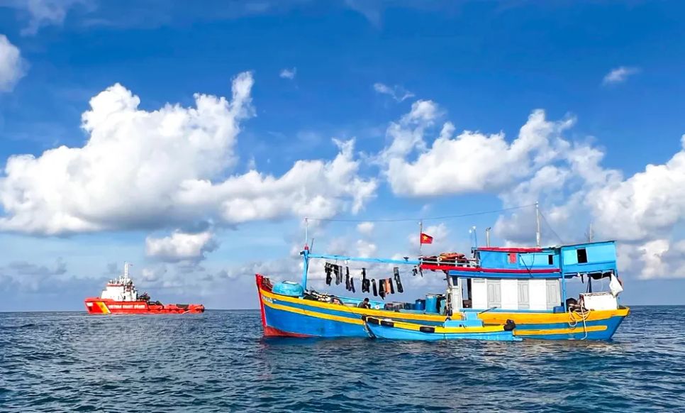 Tàu CSB 9001 làm nhiệm vụ tuần tra, kiểm soát trên biển