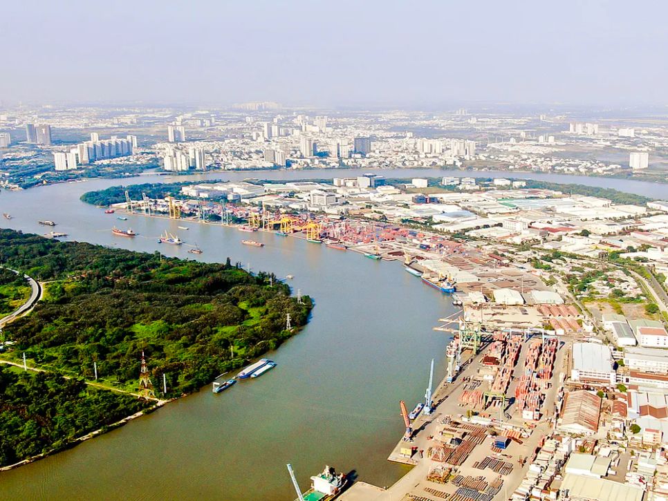 Cảng và Khu chế xuất Tân Thuận, TPHCM, nơi diễn ra hoạt động xuất nhập khẩu hàng hóa sôi động ẢNH: HOÀNG HÙNG