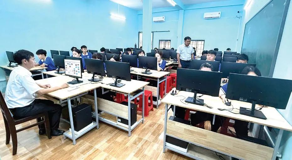 Phòng thực hành tại Trường Trung cấp Kinh tế Công nghệ Việt Mỹ