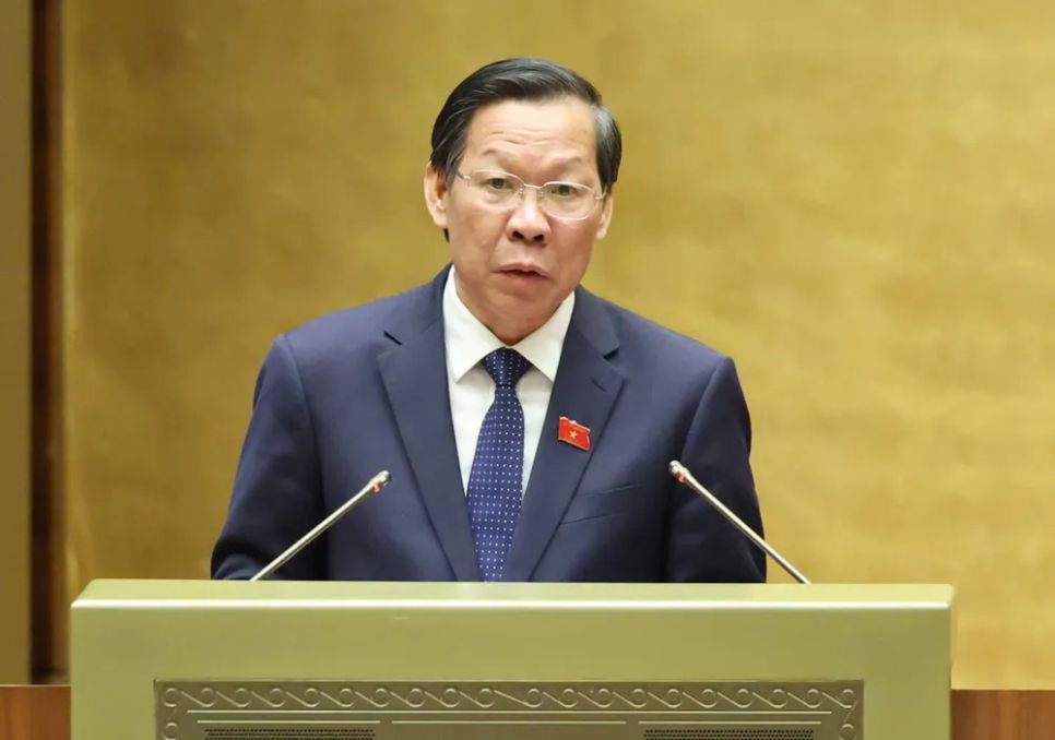 Chủ nhiệm Ủy ban Kinh tế và Tài chính của Quốc hội Phan Văn Mãi trình bày dự thảo Nghị quyết về kế hoạch phát triển kinh tế - xã hội 5 năm giai đoạn 2026 - 2030. Ảnh: QUANG PHÚC