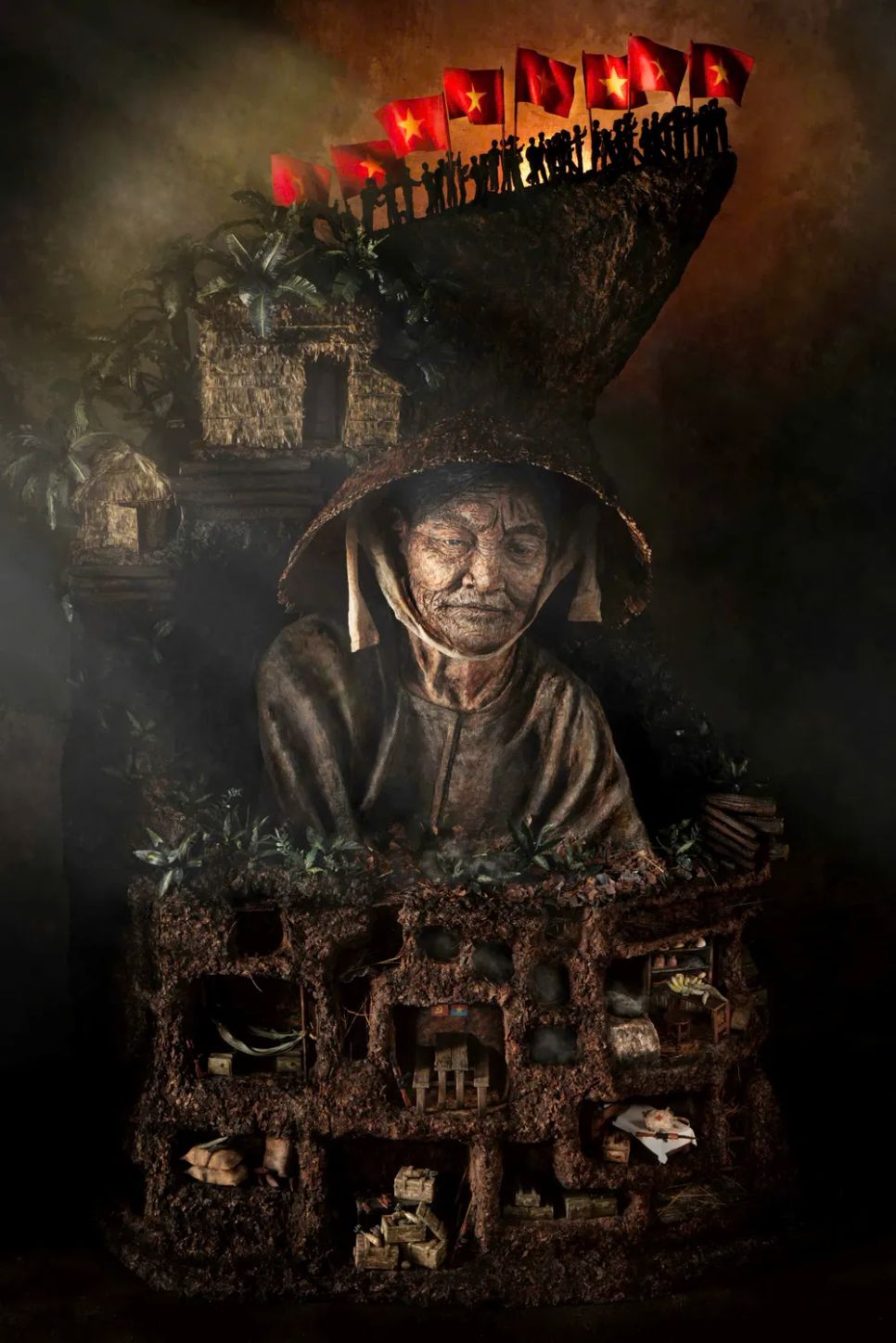 Tác phẩm Khuyết của Thiên Ân cao hơn 1m. Ảnh: NVCC