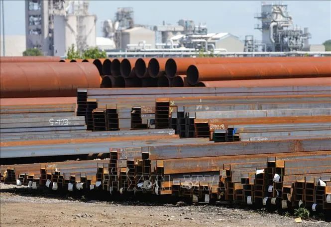 Các sản phẩm thép tại một cơ sở cung cấp ở Delta, British Columbia, Canada. Ảnh: THX/TTXVN