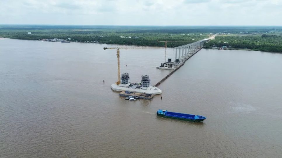 <i>Dự án cầu Đại Ngãi 1 bắc qua sông Hậu. Ảnh: Bùi Nguyên</i>