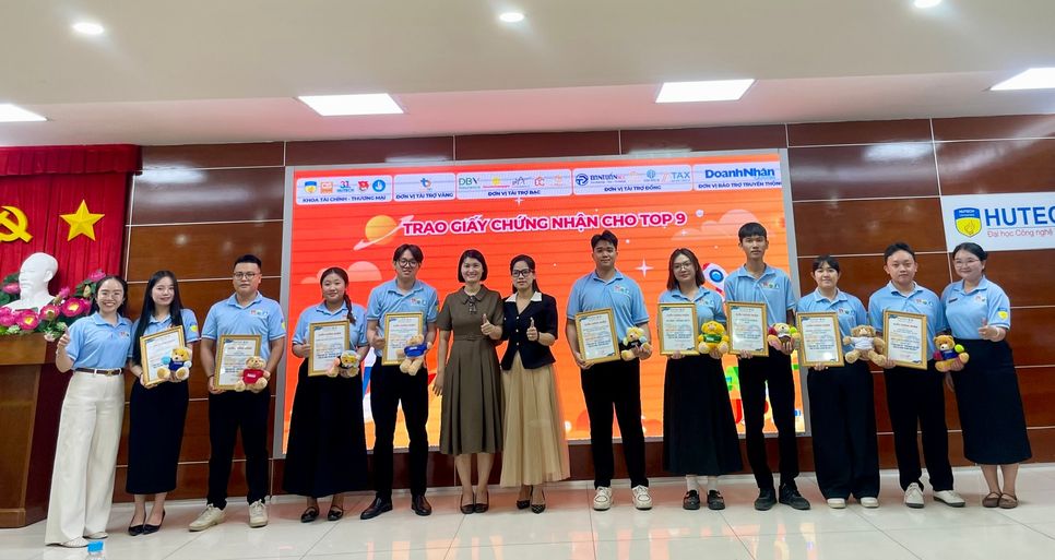 9 đội xuất sắc nhất cuộc thi đã lọt vào vòng chung kết sáng ngày 25/04. Ảnh: Thy Huyền