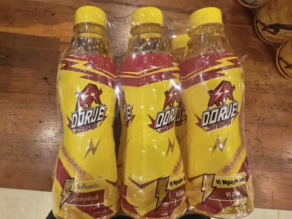 Nước tăng lực nhãn hiệu DORJE do Công ty TNHH Thương mại và sản xuất QUABICO sản xuất