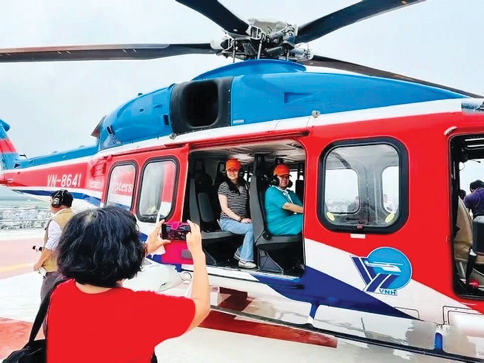 Tour trực thăng ngắm TP.HCM từ trên cao vừa được khởi động lại