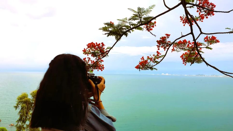 Các bạn trẻ “Gen Z” định hình lại cách du lịch. Ảnh: THU HÀ