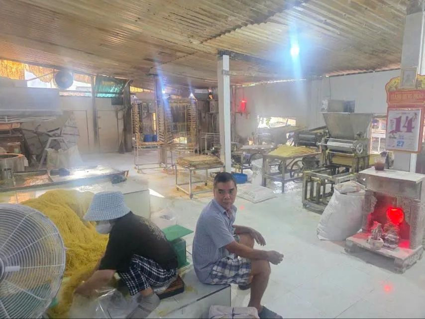 Triệt phá cơ sở sản xuất hơn 2.800 tấn mì tươi chứa chất cấm