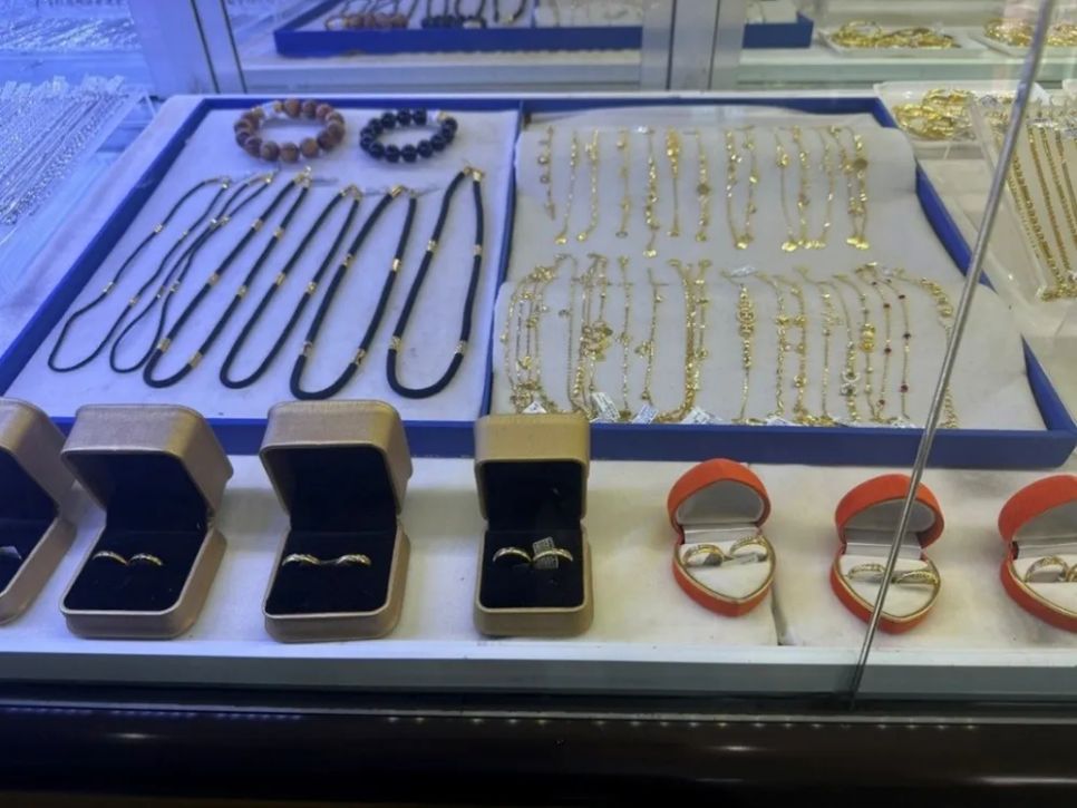 Theo quản lý thị trường TPHCM, các vi phạm chủ yếu gồm hàng không rõ nguồn gốc, xuất xứ, không niêm yết giá...