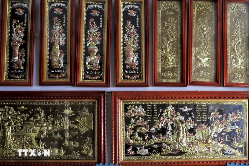 Vang danh làng nghề chạm bạc Đồng Xâm 600 năm tuổi