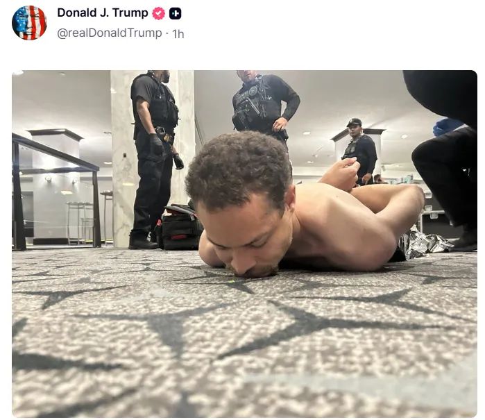 Bức ảnh nghi phạm bị khống chế được đăng trên tài khoản Truth Social của Tổng thống Trump. Ảnh chụp màn hình