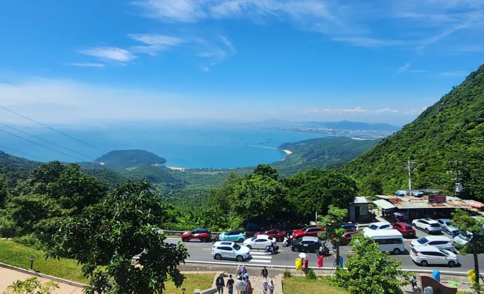 Huế là một trong những điểm đến được du khách tìm kiếm nhiều trong dịp này. Ảnh: THU HÀ