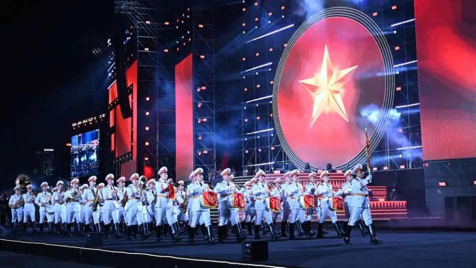 Đoàn quân nhạc diễu hành tại chương trình 