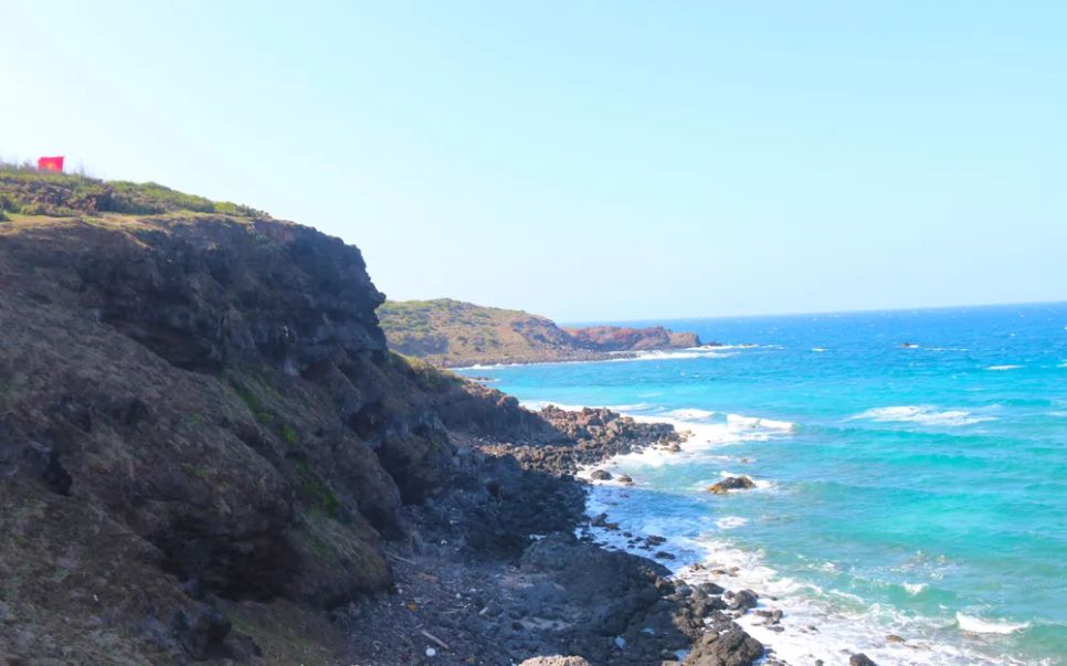 Phú Quý hấp dẫn bởi vẻ đẹp nguyên sơ, nhịp sống chậm và trải nghiệm gần gũi với thiên nhiên. Ảnh: TIẾN THẮNG