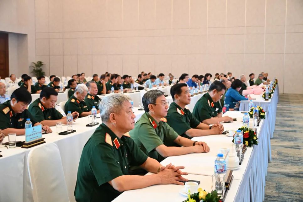 Đại biểu dự chương trình