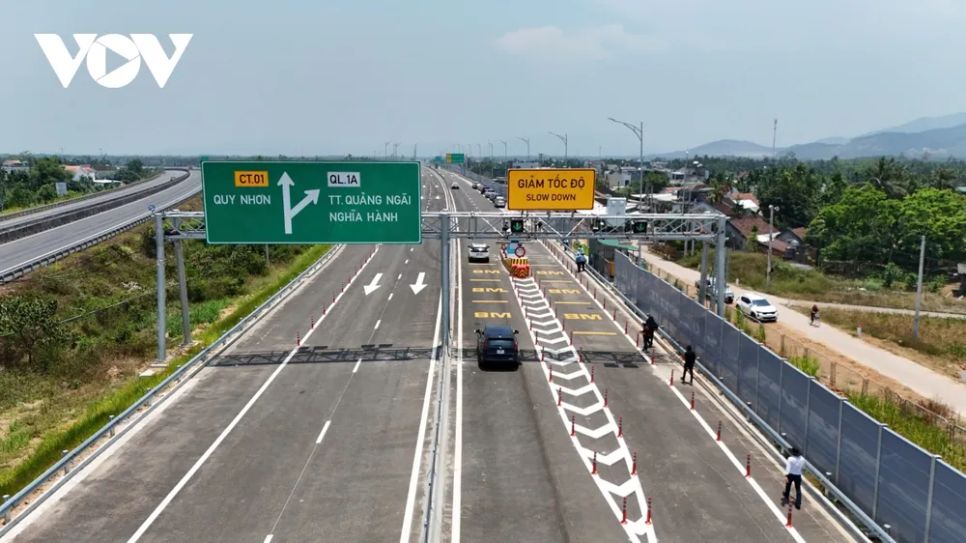 Cao tốc Quảng Ngãi - Hoài Nhơn hiện có 4 làn xe.