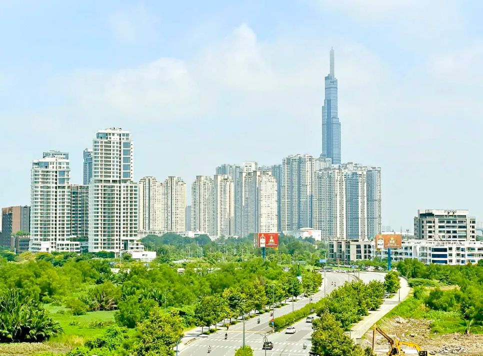 Giữa biến động khó lường, TPHCM nỗ lực đạt tăng trưởng 2 con số