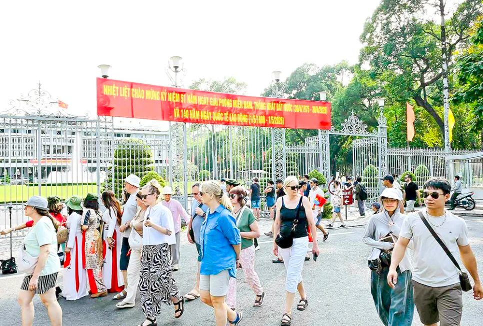 Giữa biến động khó lường, TPHCM nỗ lực đạt tăng trưởng 2 con số