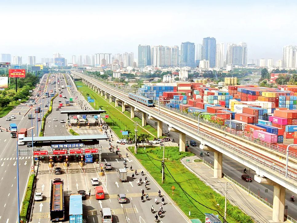 Giữa biến động khó lường, TPHCM nỗ lực đạt tăng trưởng 2 con số