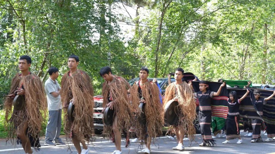 Những màn hóa trang đặc sắc, mang đậm bản sắc văn hóa <br>