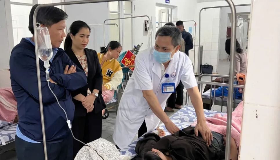 55 bệnh nhân ngộ độc thực phẩm đang điều trị nội trú tại Bệnh viện Đa khoa khu vực Hướng Hóa