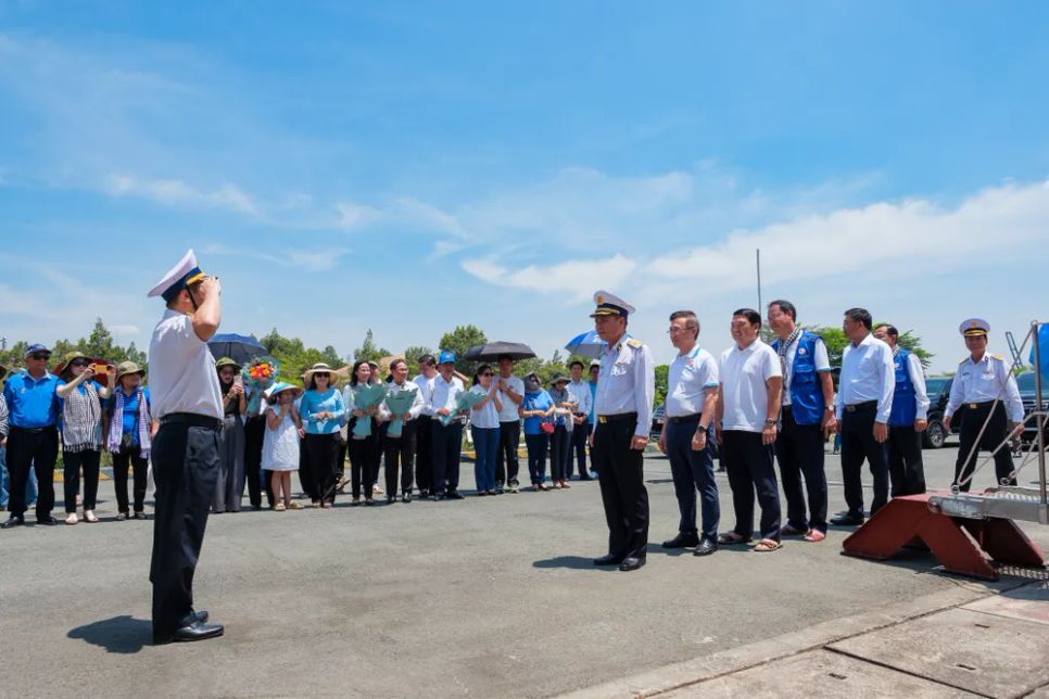 Nghi thức đón Đoàn công tác trở về đất liền
