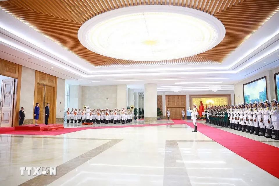 Thủ tướng Lê Minh Hưng chủ trì lễ đón chính thức Thủ tướng Nhật Bản Takaichi Sanae