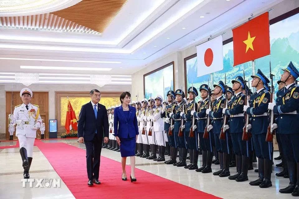 Thủ tướng Lê Minh Hưng chủ trì lễ đón chính thức Thủ tướng Nhật Bản Takaichi Sanae