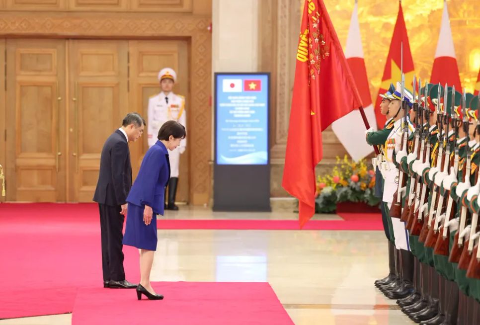 Thủ tướng Lê Minh Hưng chủ trì lễ đón chính thức Thủ tướng Nhật Bản Takaichi Sanae