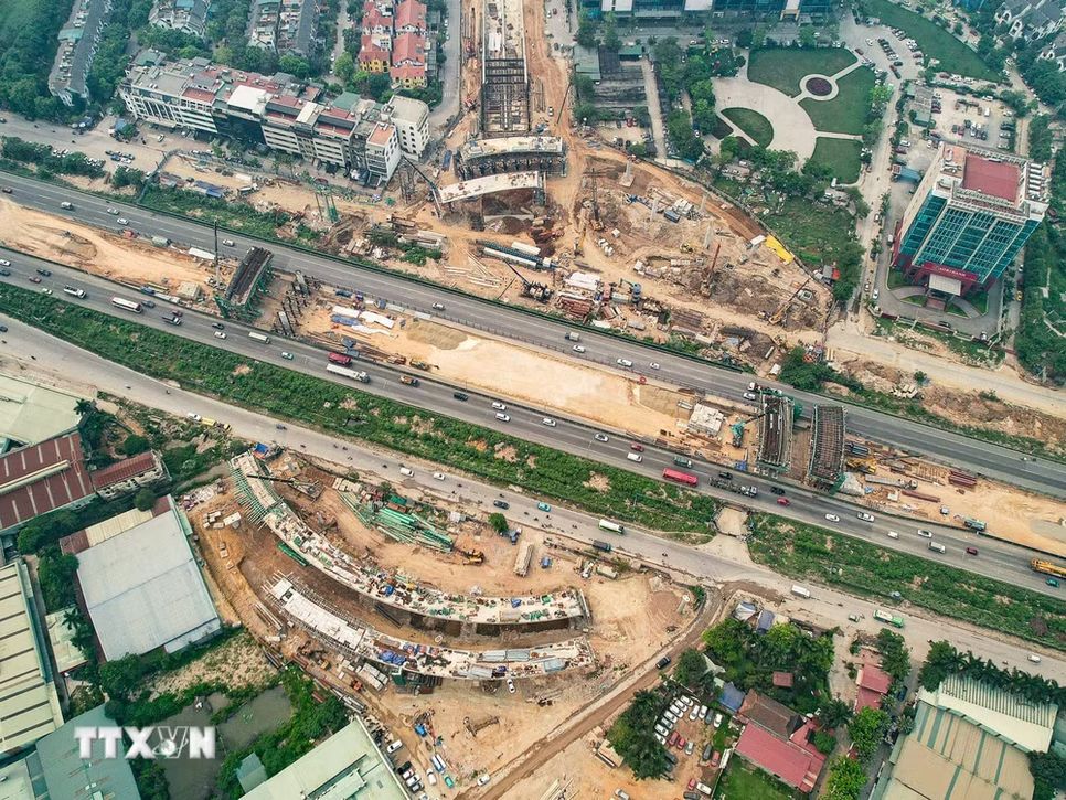 Hà Nội thi công xuyên lễ các dự án hạ tầng