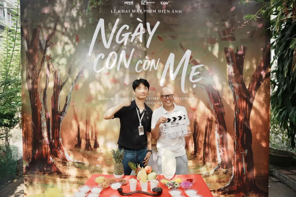 <i>Đạo diễn Vũ Ngọc Đãng và Giám đốc sản xuất Lee Jin Sung. Ảnh: ĐPCC</i>