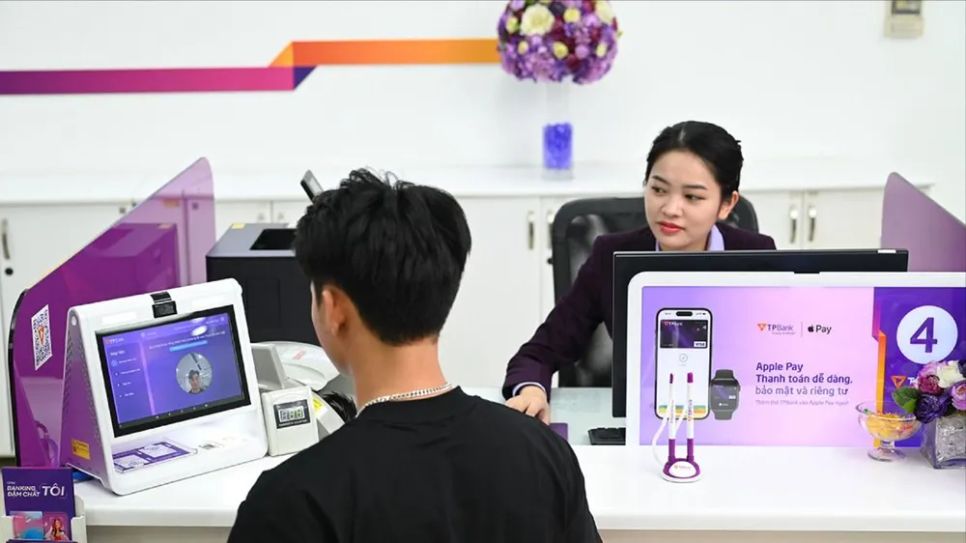Nhà băng chủ động gia cố 'lá chắn số'