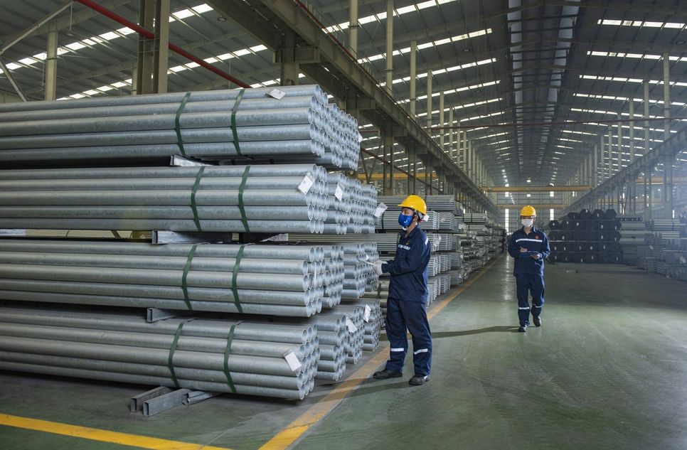 Australia khởi xướng điều tra chống bán phá giá thép mạ kẽm từ Việt Nam. Ảnh minh họa