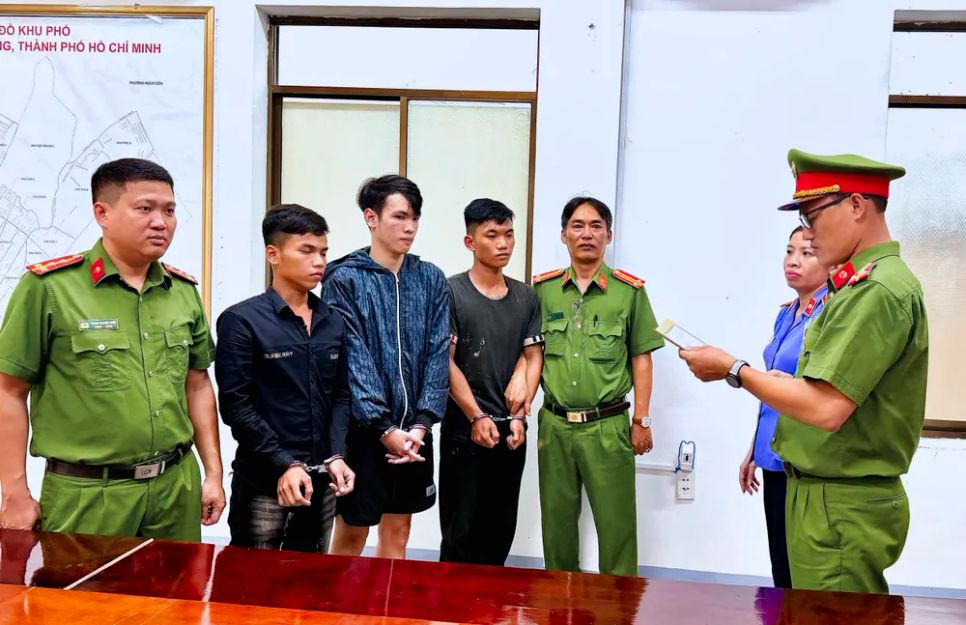 Các đối tượng tại cơ quan công an