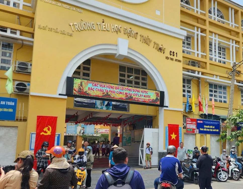 Trường Tiểu học Đặng Thùy Trâm (phường Tân Thuận).