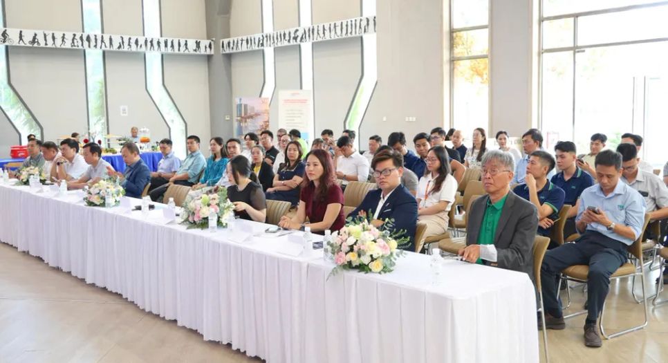 Các đại biểu tham dự toạ đàm. ẢNH QUANG HUY