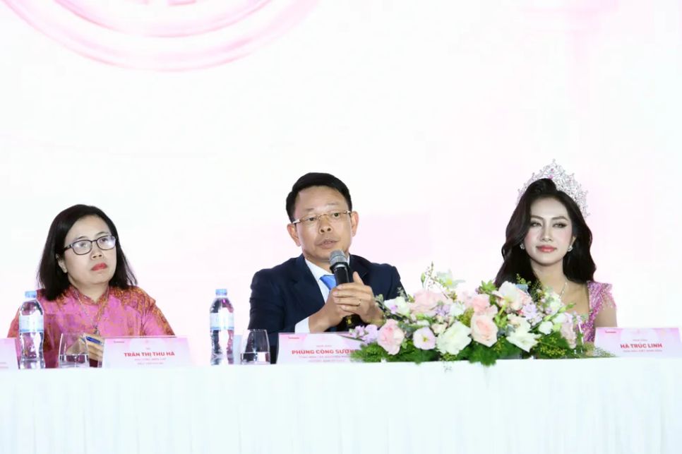 Ông Phùng Công Sưởng, Tổng Biên tập báo Tiền Phong trả lời tại họp báo khởi động cuộc thi