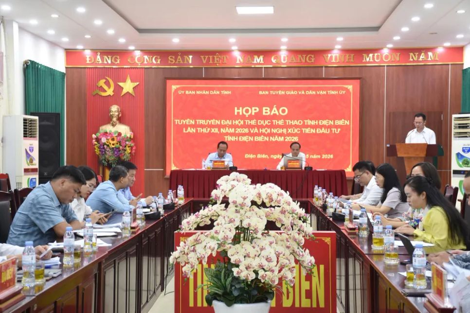 Quang cảnh buổi họp báo. Ảnh: KHÁNH HÀ