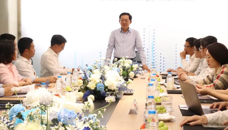 Phó Thủ tướng Chính phủ Hồ Quốc Dũng phát biểu chỉ đạo tại Công ty TNHH Zalo Platforms