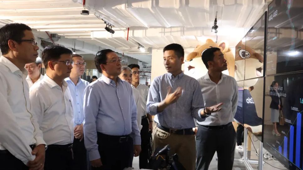 Phó Thủ tướng Hồ Quốc Dũng làm việc với Công ty TNHH Zalo Platforms.