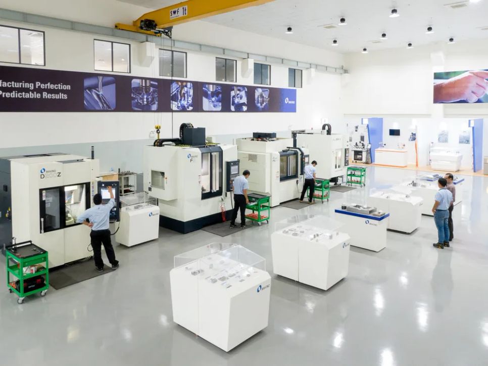 Sản xuất cơ khí chính xác tại Công ty Makino, Khu Công nghệ cao TPHCM. Ảnh: HOÀNG HÙNG