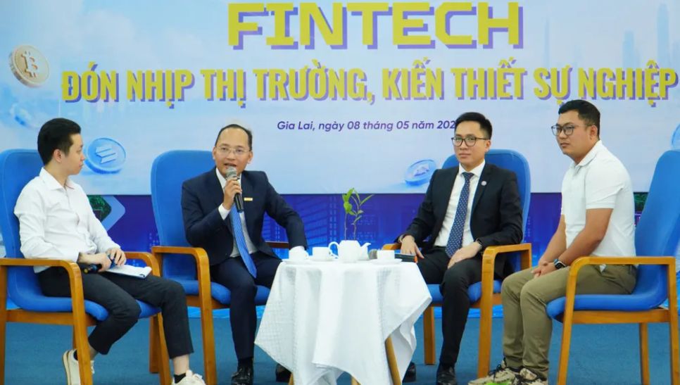 Nâng cao nhân lực, đón đầu cuộc đua tài chính mới